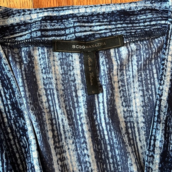 BCBG Maxazria Wrap V-Neck Dress Size Small - Picture 3 of 6